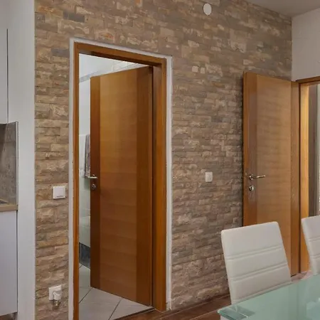 Hablando Apartments-70m From The Sea