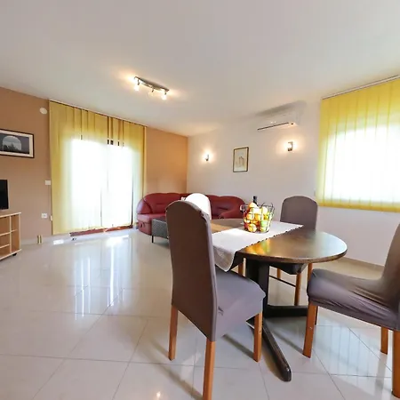Hablando Apartments-70m From The Sea